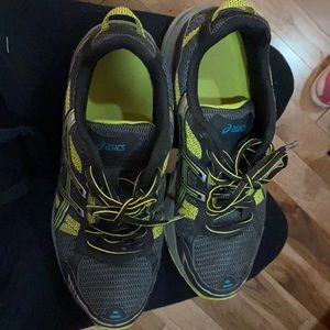 Asics trail running shoes- great condition!